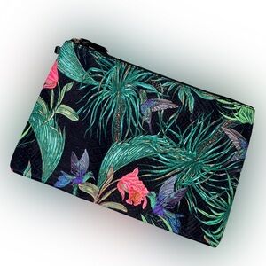 NWOT VICTORIA’S SECRET BLACK FLORAL PALM LEAF CLUTCH 🌺
